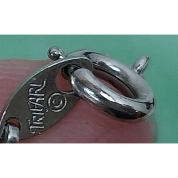 Trifari Faux Baroque Pearl Necklace Silver Clasp Tahitian Grey & White - Picture 6 of 6